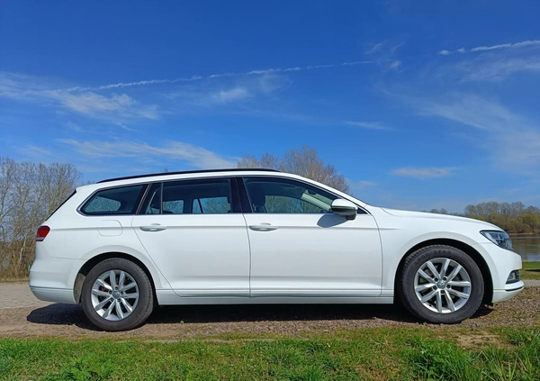 Volkswagen Passat cena 52000 przebieg: 198795, rok produkcji 2015 z Gubin małe 277